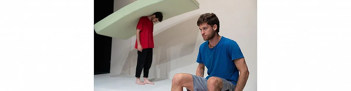 פוסטר ההצגה האוויר הוא של כולם